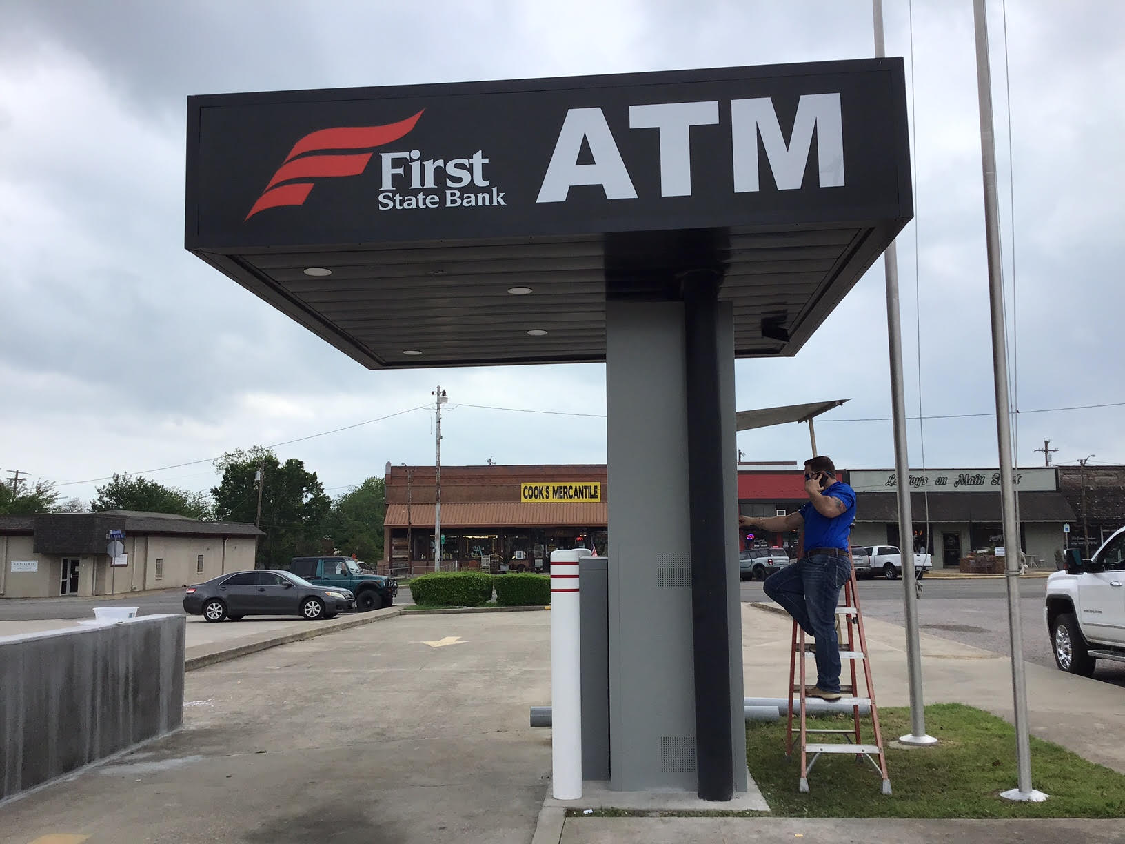 Digital sign for First State Bank installed by Priority Signs & Graphics in Dallas, TX