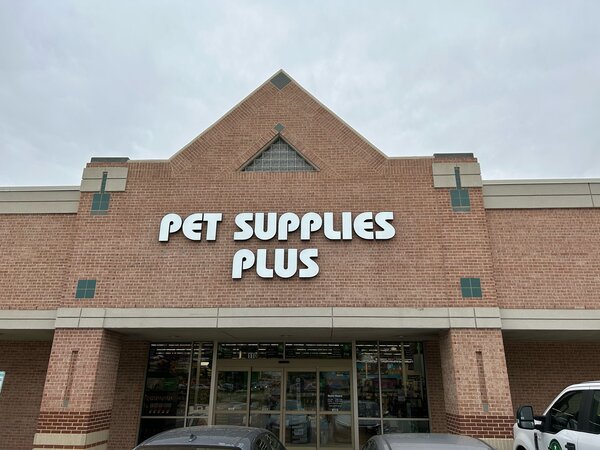 Pet Supplies Plus storefront sign